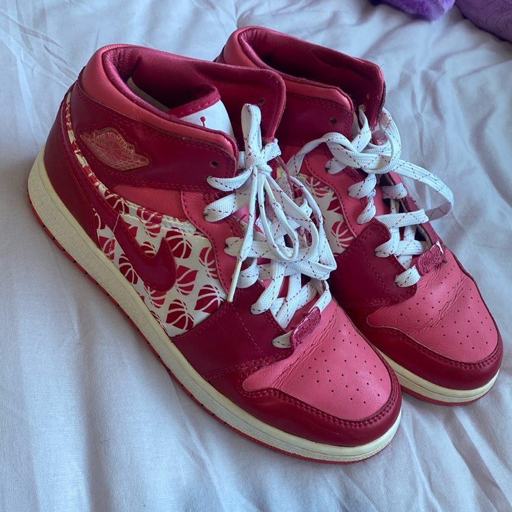 PINK AIR JORDANS